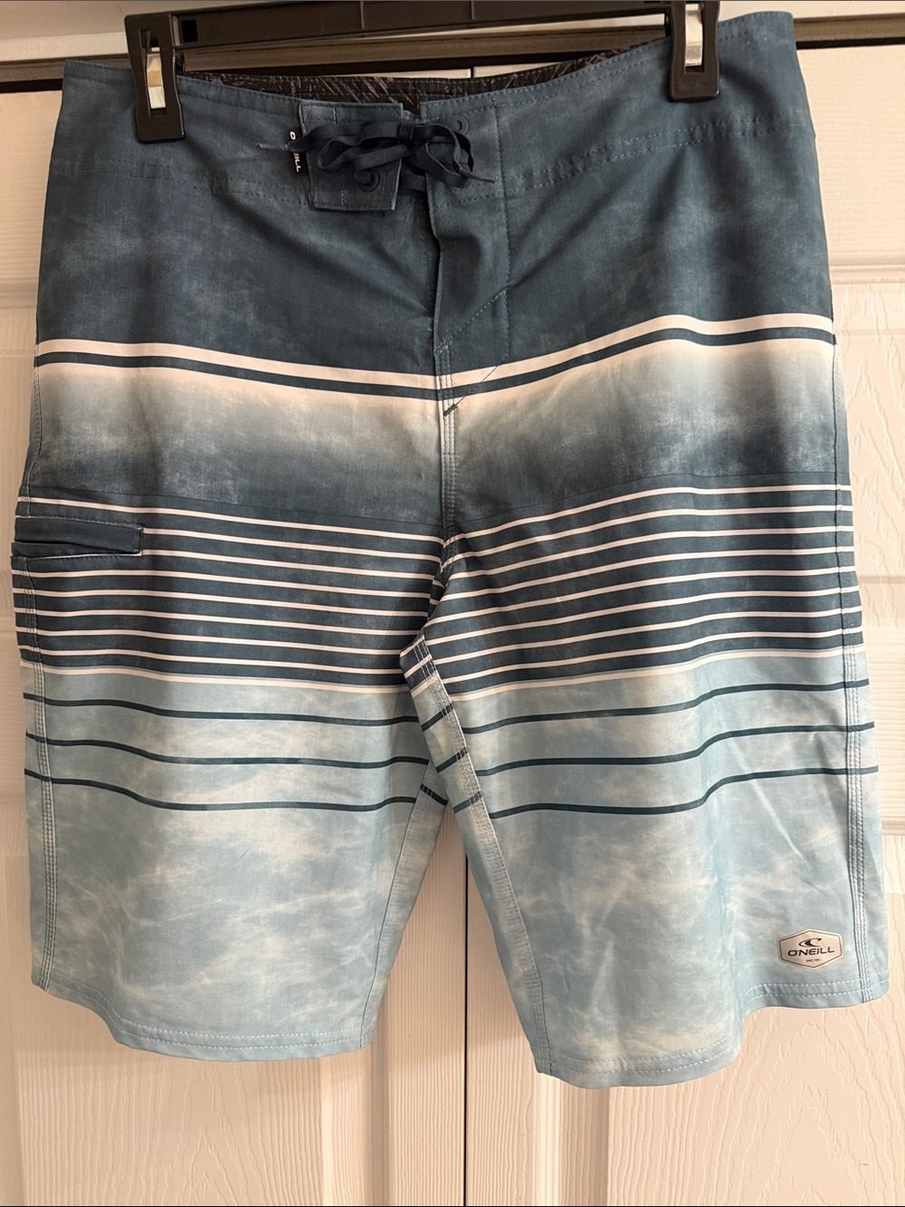 Men’s O'Neill Hyperfreak 10” Blue Ombre Stripe Board Swim Shorts.  Size 30.